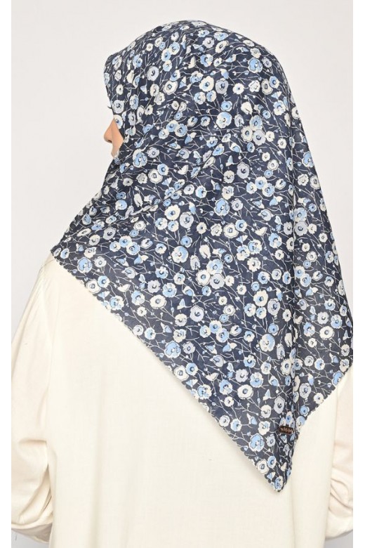 Hijab Segi Empat Sorae Navy Jahit Tepi